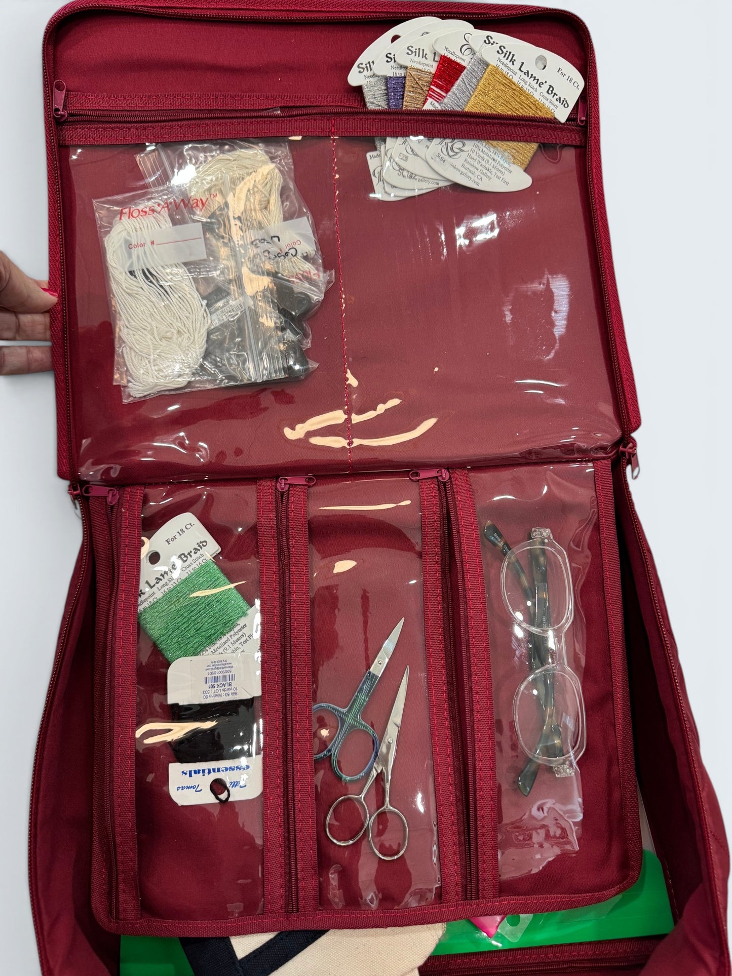 Carry-All Needlepoint Organizer – Multi-Pocket Binder Bag